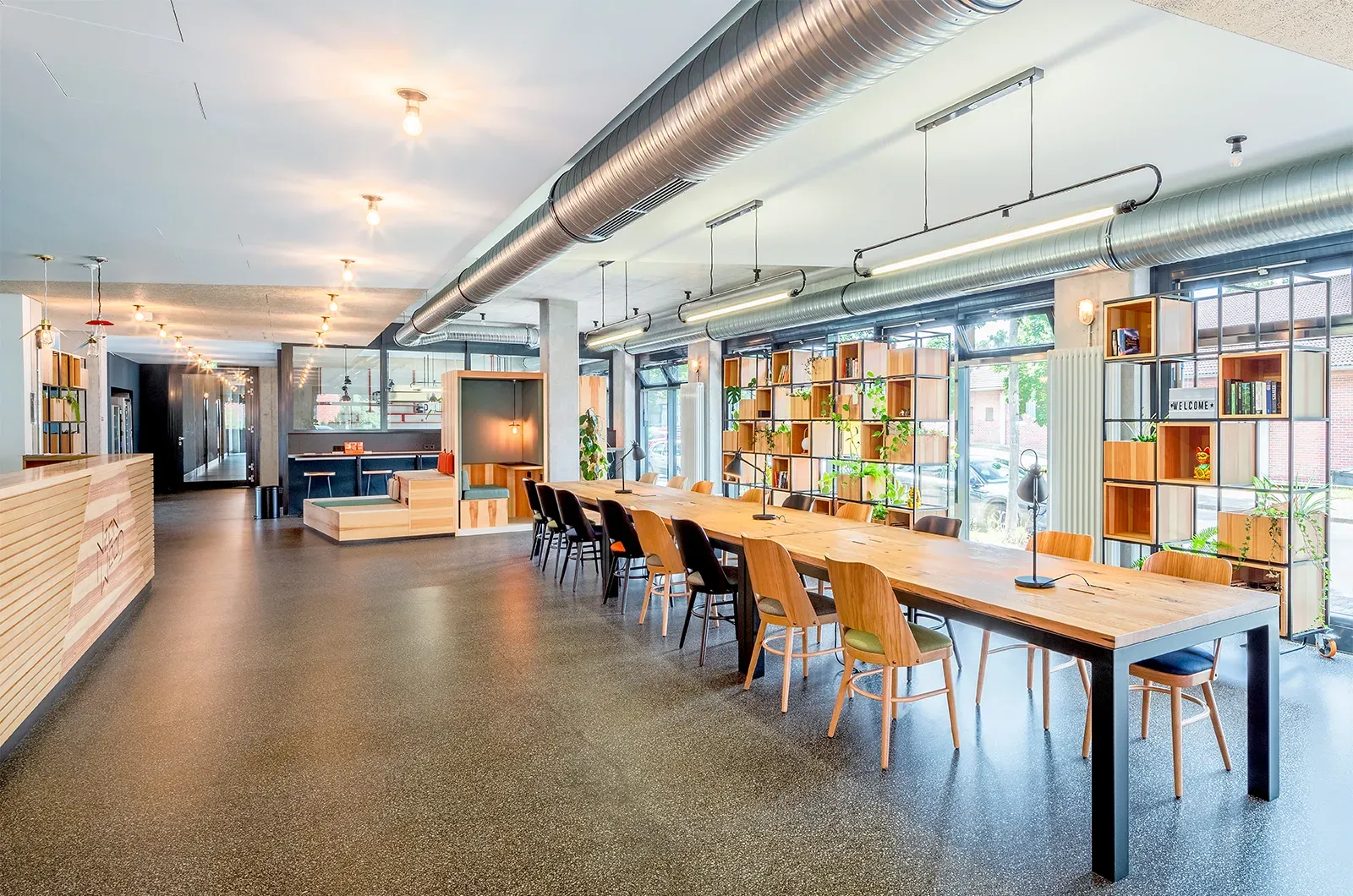 Lobby at Neon Wood Berlin Adlershof providing students with a welcoming common entrance and gathering space